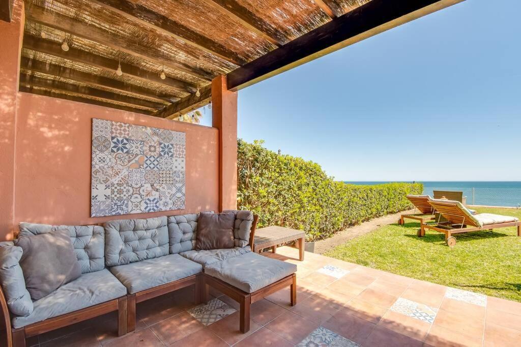 Beachfront Townhouse Estepona Esterno foto