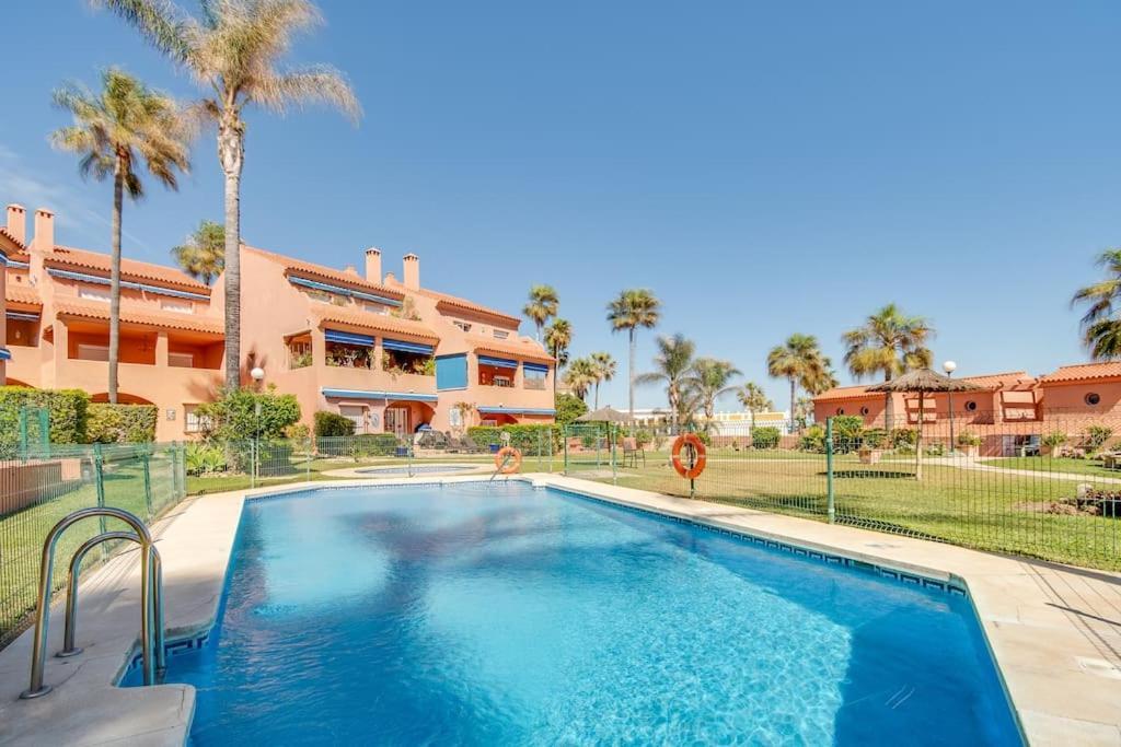 Beachfront Townhouse Estepona Esterno foto